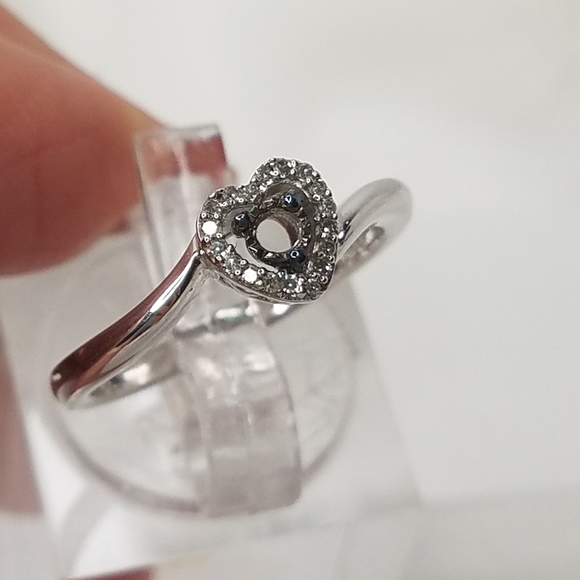 Genuine Diamond Heart shape Ring - Picture 9 of 12